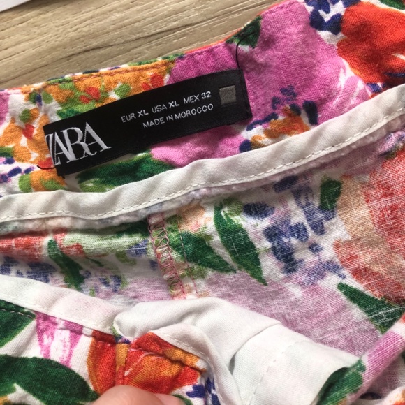 Zara Bold Floral Shorts 52% Linen - Picture 8 of 9